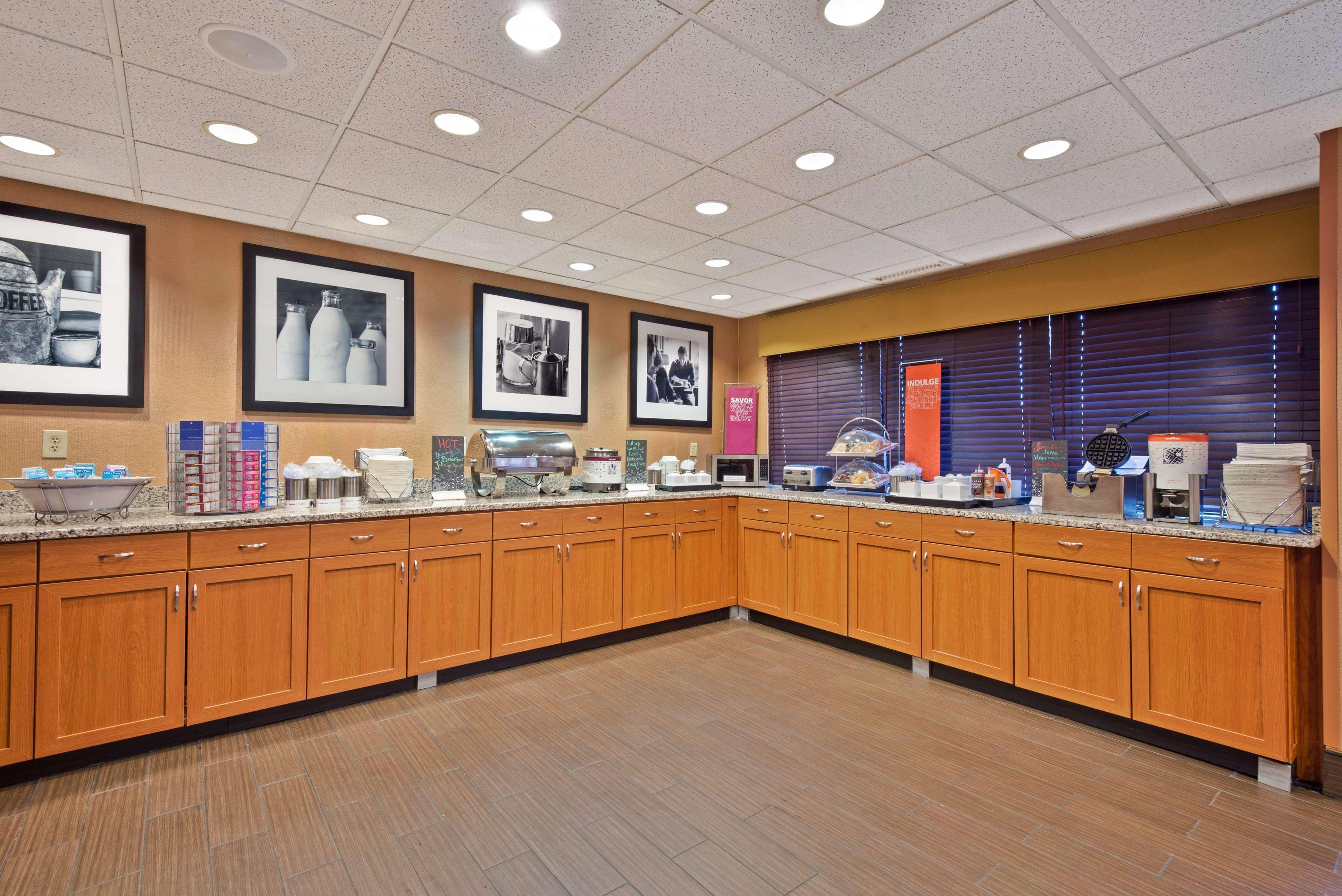 Hampton Inn Winfield Teays Valley Buitenkant foto