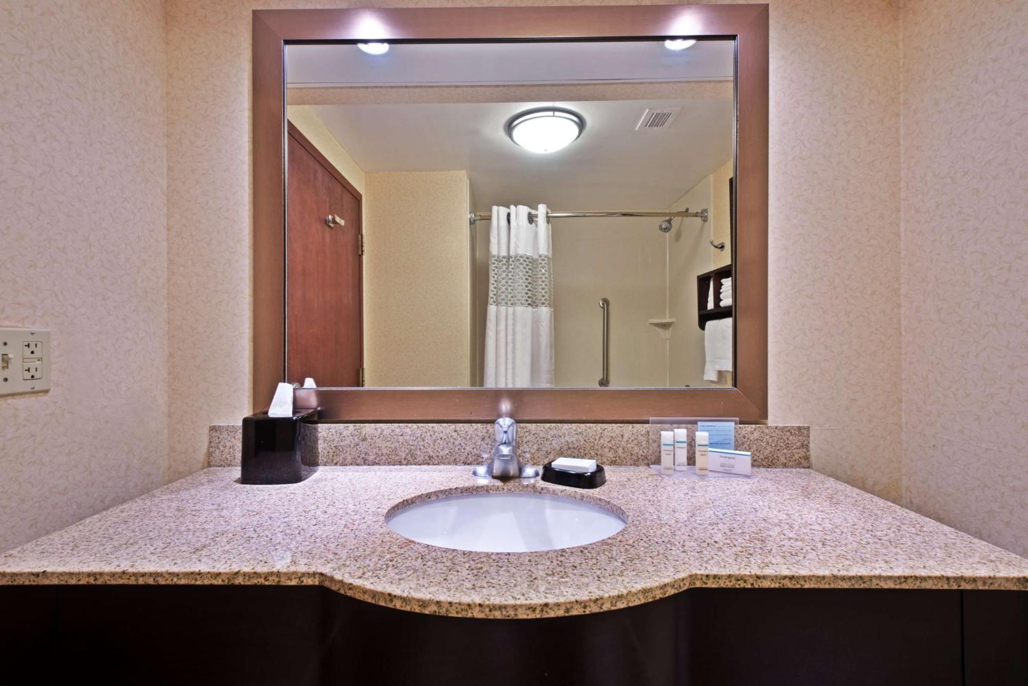 Hampton Inn Winfield Teays Valley Buitenkant foto